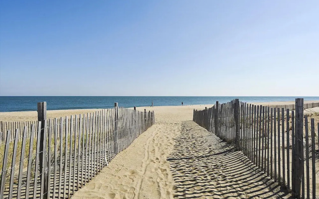 Henlopen Unit 511 by Long & Foster