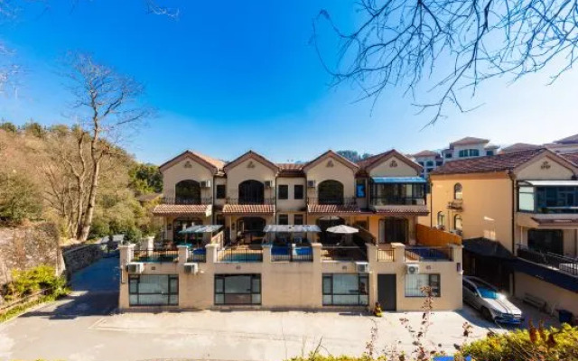 Yichun Huge Hot Spring Holiday Villa