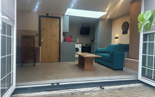 Inviting 1-bed Studio in London