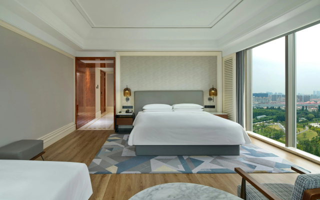 Sheraton Shanghai Pudong Riverside – Guest Rooms – Shanghai