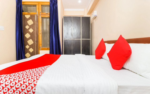 OYO 61469 Kalawati Palace