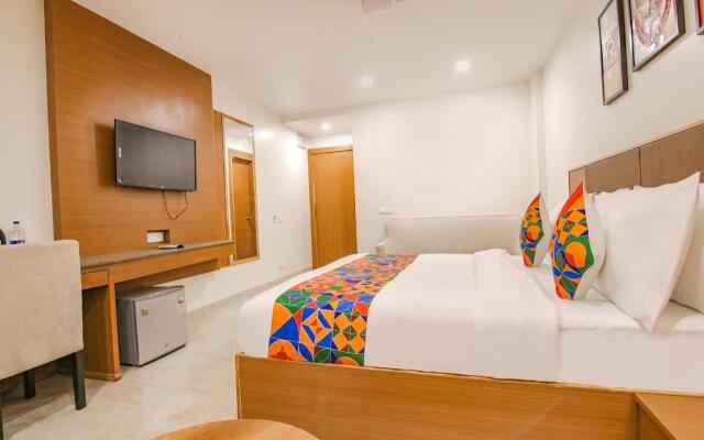 Saltstayz Select - Huda City Center