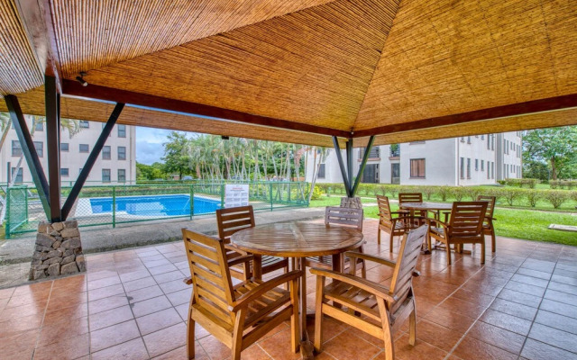 Golden Getaway Apartments
