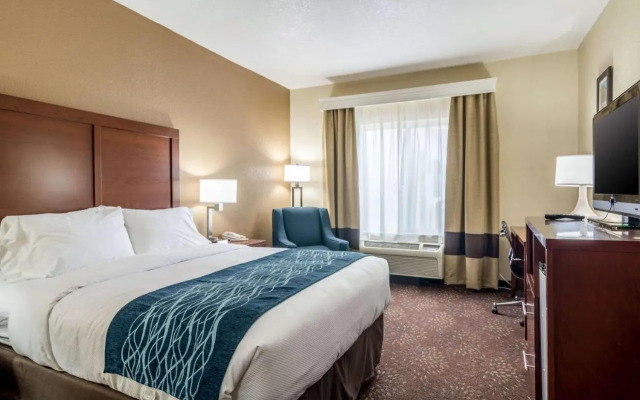 Holiday Inn Exp Stes Hannibal