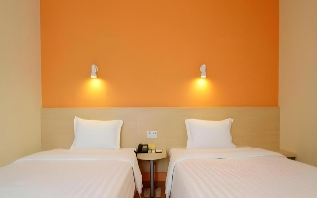 7 Days Holiday Hotel (Guiyang Gaicha Avenue Zhongshan Middle Road)