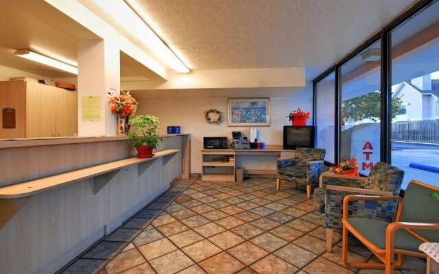 Super 6 Inn & Suites
