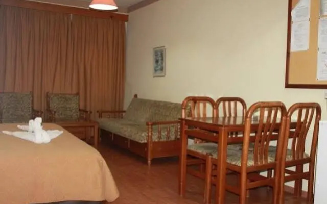 Nick's Hotel Apartments