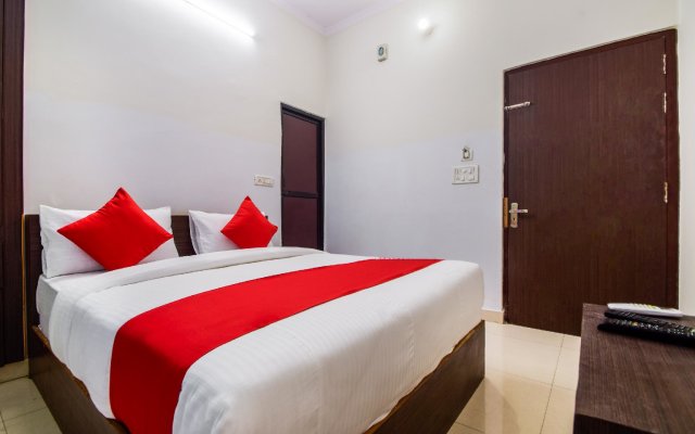 Hotel Blue Sapphire by OYO Rooms