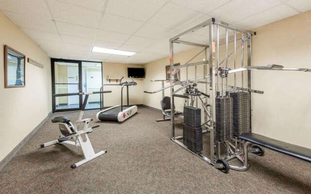 Days Inn by Wyndham Columbus IN