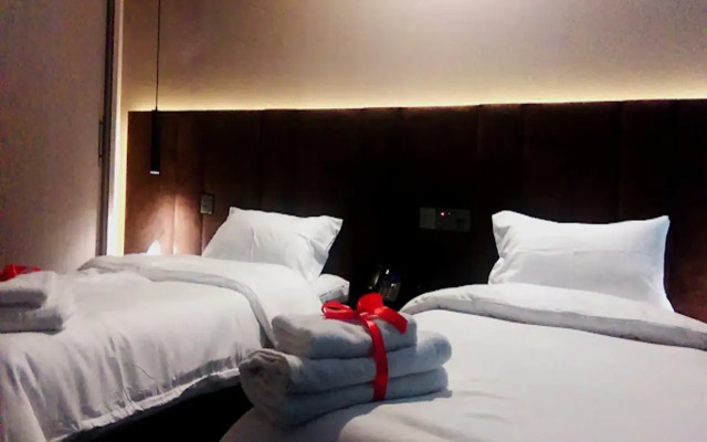 Dragon Hotel