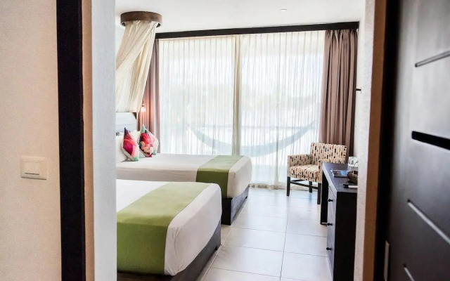 Soho Playa Hotel