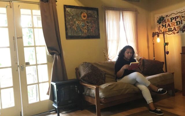 1870 Banana Courtyard French Quarter B&B