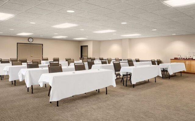Country Inn & Suites by Radisson, Duluth North, MN
