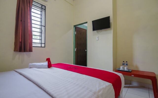 RedDoorz near Politeknik Negeri Medan