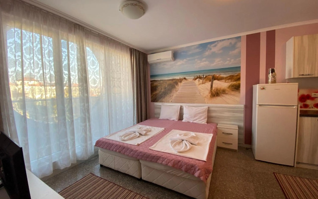 Private Cozy Apartment Admiral Plaza A 11