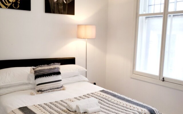 Remarkable 2-bed Apartment in Huddersfield
