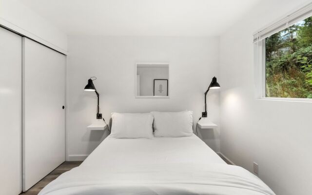 Beacon Hill Retro - Central Location