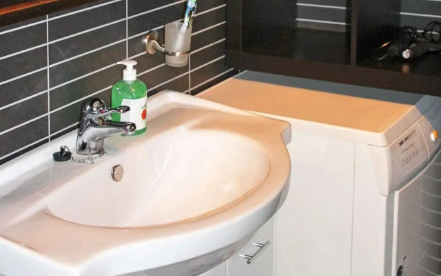 10 Person Holiday Home in Lyngseidet