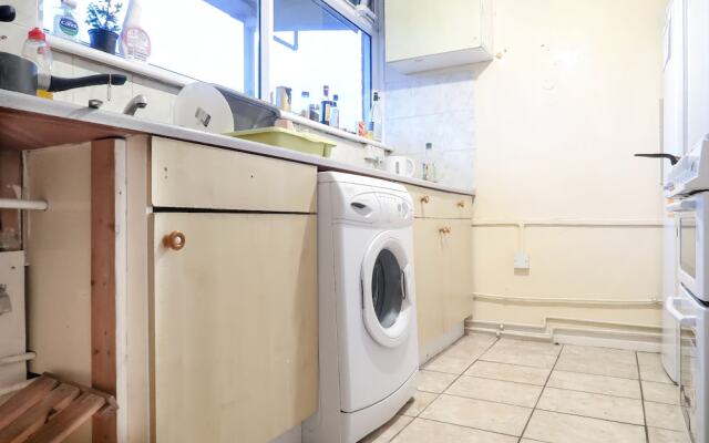 Barnes House - Deluxe Guest Room