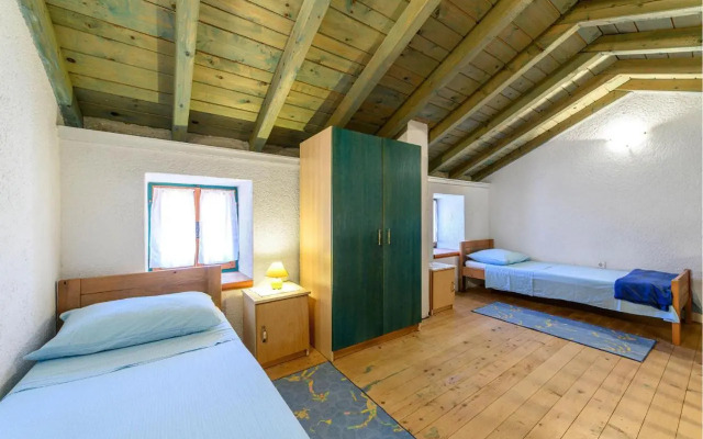 One-Bedroom Holiday home Jadrija with a Fireplace 03