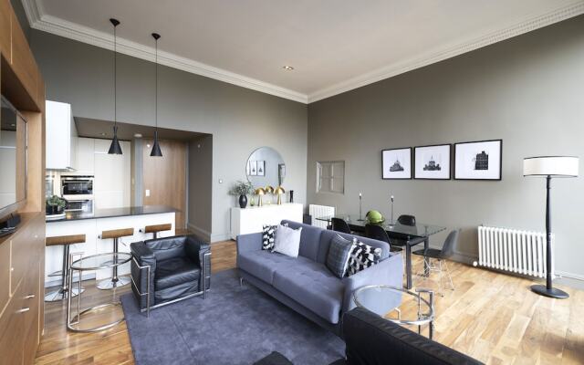 Amazing views! North Bank Street Luxury Apartment