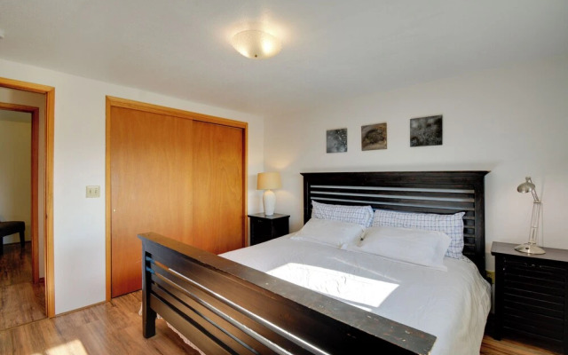 Relaxing Poulsbo Duplex w/ Liberty Bay Views!