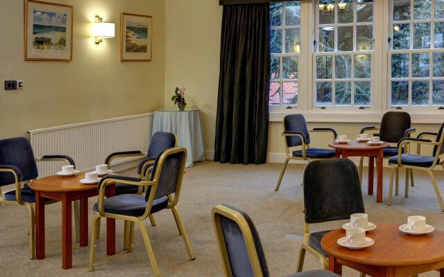 Best Western Kings Manor Hotel