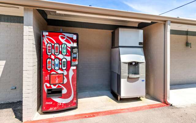 Econo Lodge Texarkana I-30