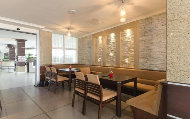 Hunguest Hotel Apollo