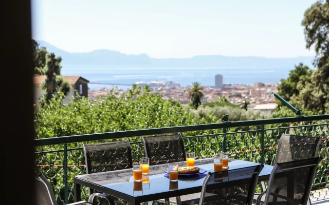 Appartamento Con Terrazzo A Capodimonte