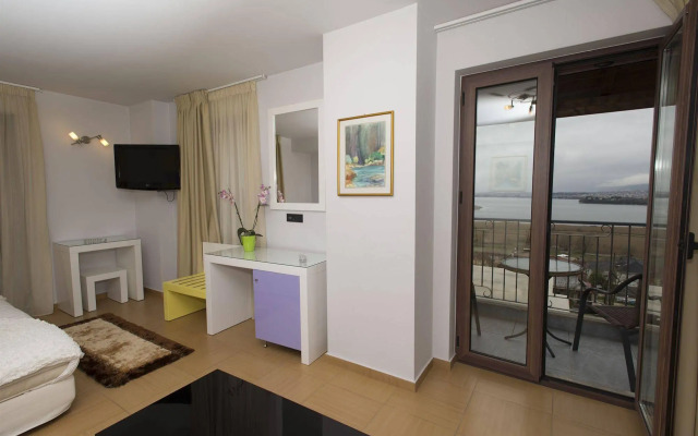 Hotel Amfithea