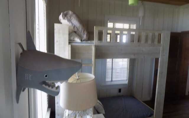Delta House - 6 Br Home