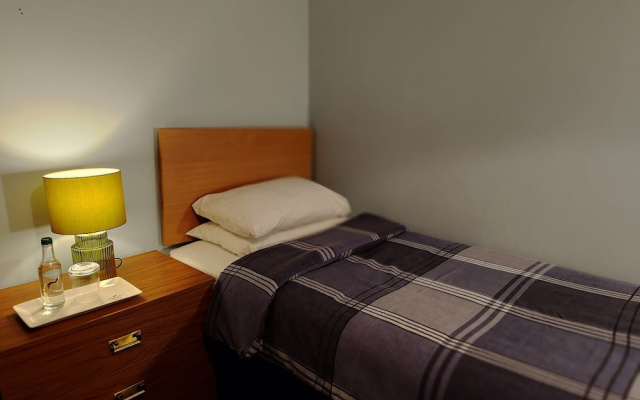 Windsor Local Hotel