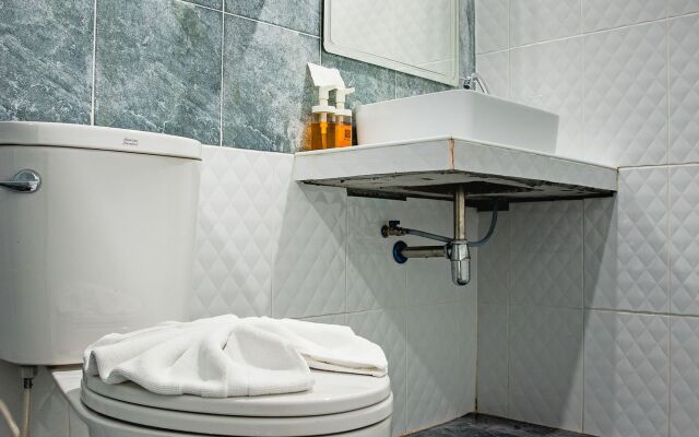 The Guest Hotel - Hostel