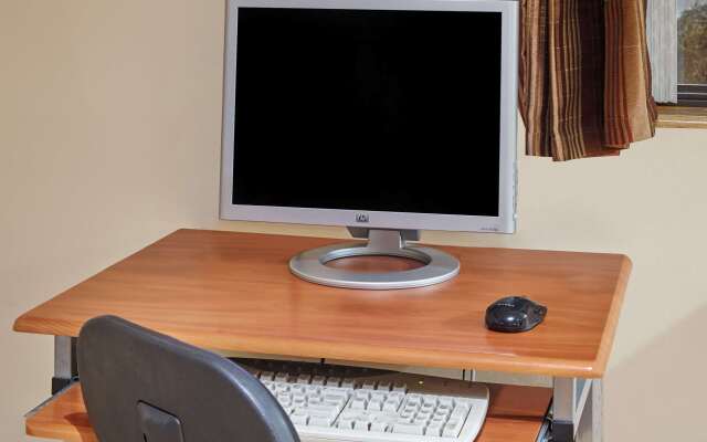 Super 8 by Wyndham Greenville