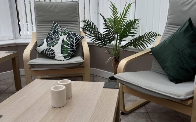 Beautiful Three Bedroom Seaside Retreat