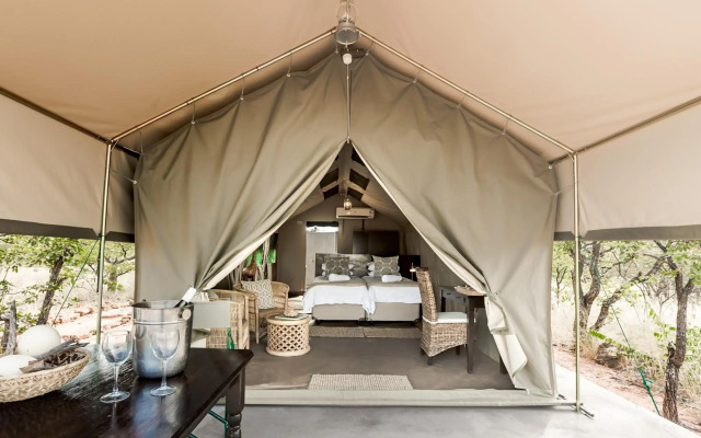 Mopane Bush Lodge