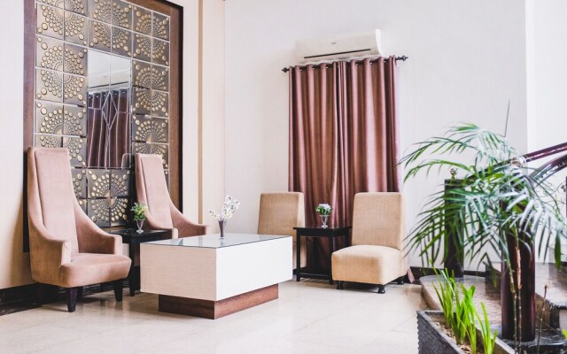 RedDoorz Plus near Mall Panakukang