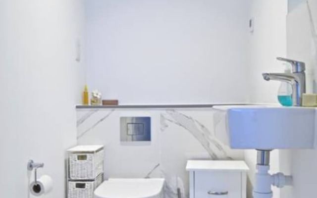 Modern 2 Bedroom Home in Kings Cross