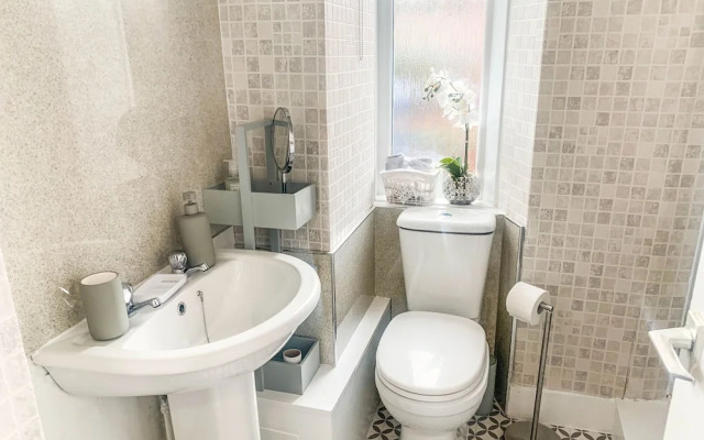 The Rosebery Retreat By The Castle 1-bed Apartment