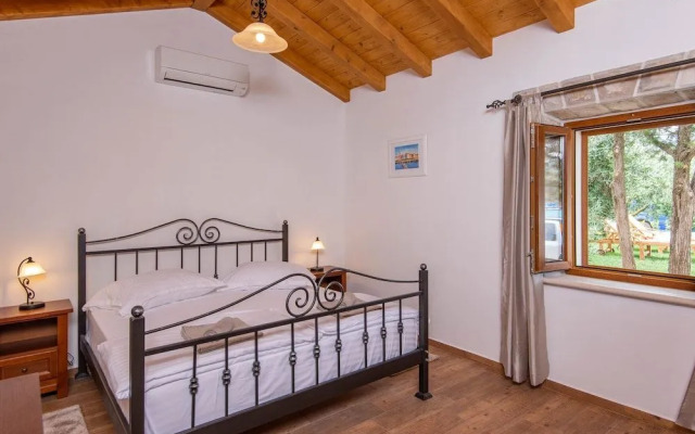 Holiday Villa Lovište Paradise