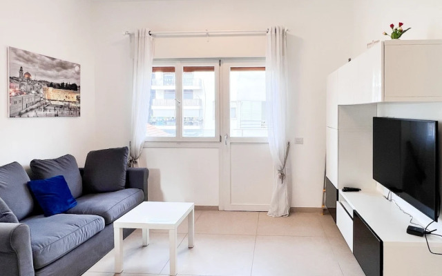 Classic Bauhaus with Balcony by FeelHome