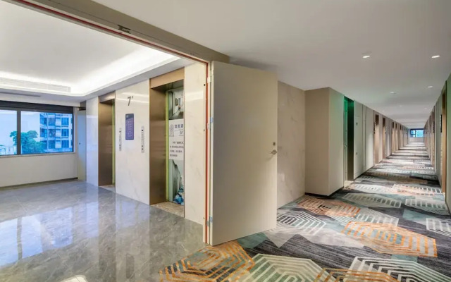 Yizhi Hotel Changgang metro Station