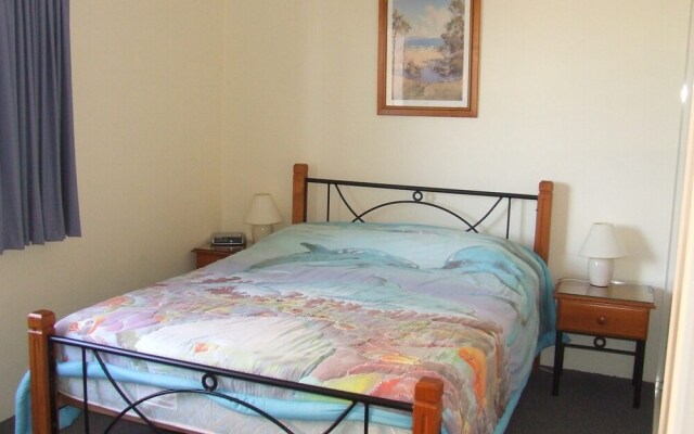 South Pacific, Unit 2/13-15 Shoal Bay Road