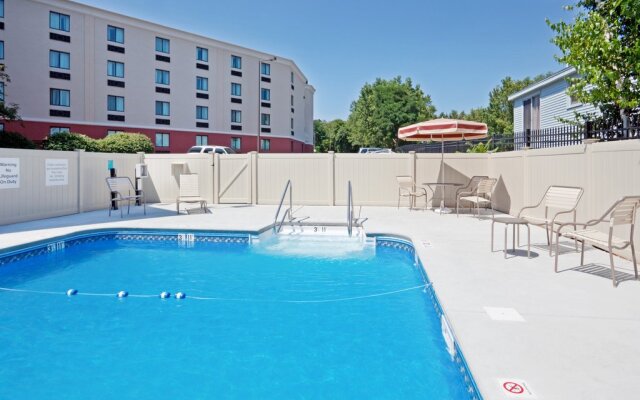 Holiday Inn Express Boston - Saugus by IHG