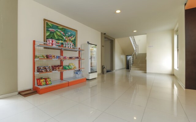 RedDoorz near Universitas Sebelas Maret