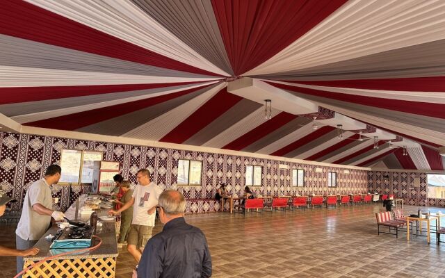 Luxury purple bubble tents