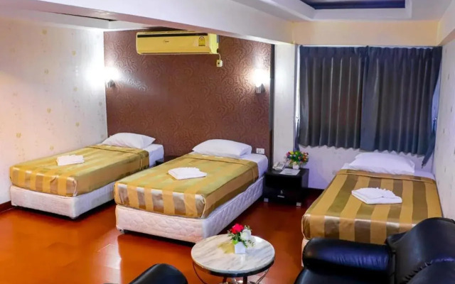 Visiting Card Hotel & Resort