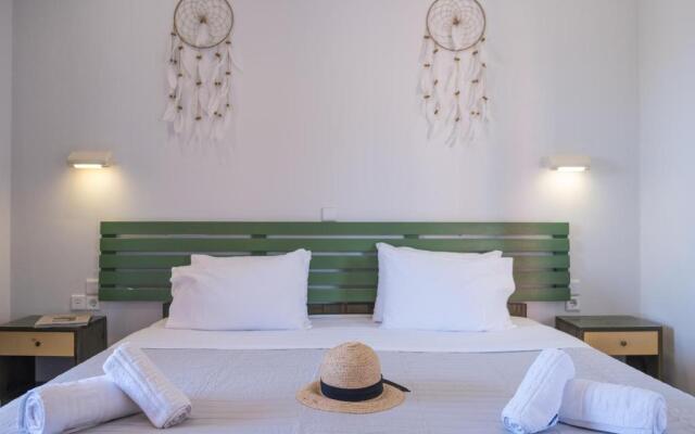 Christina Beachfront Rooms By Hotelius