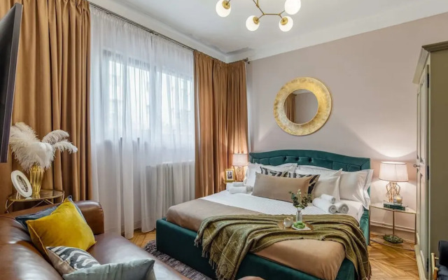 Holt - The Great Gatsby